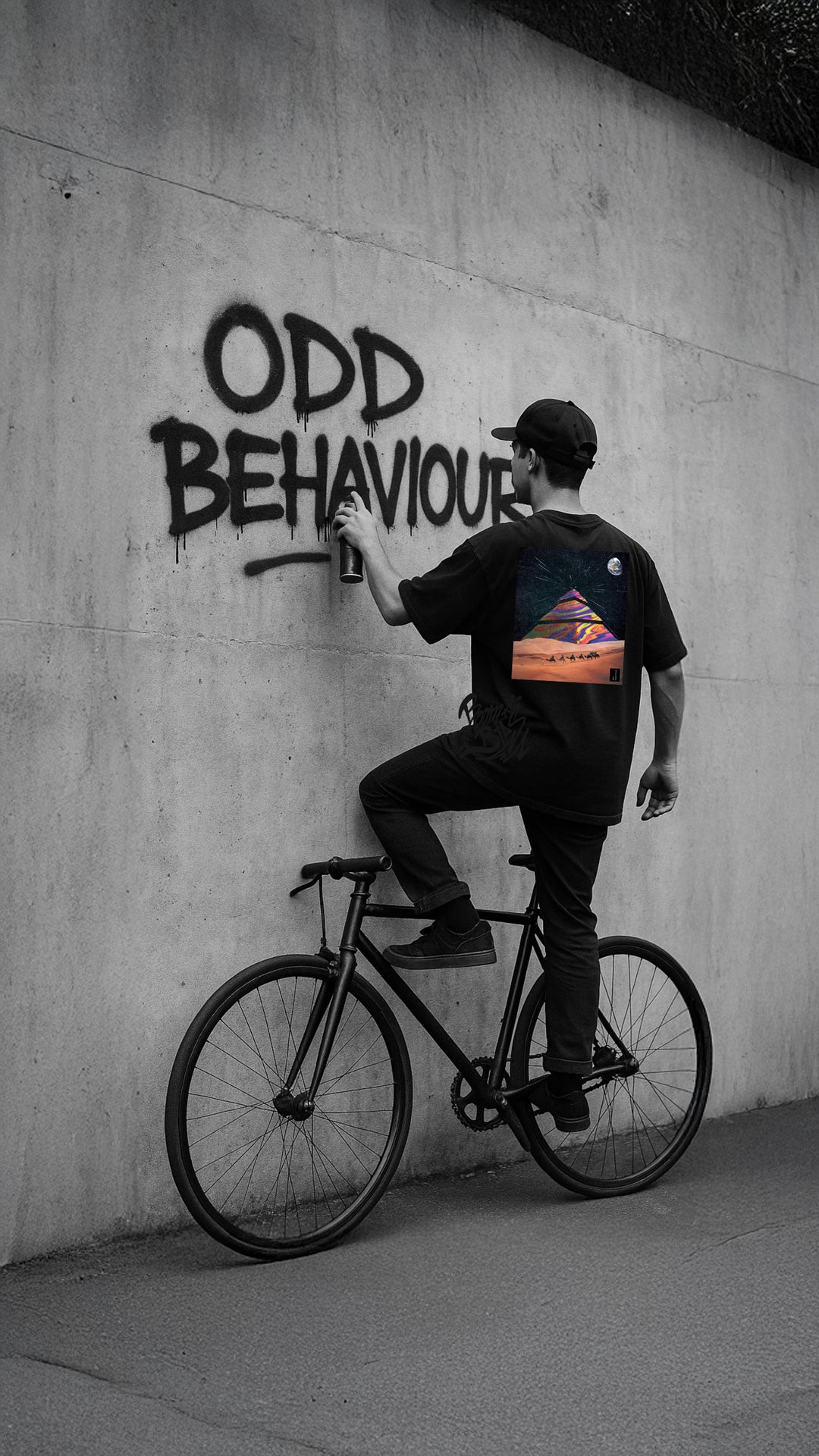 Cosmic Pyramid – Black Oversized Tee